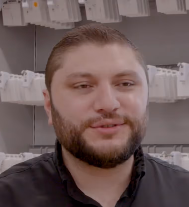 Julio Camacho, Manager, iShop Central America